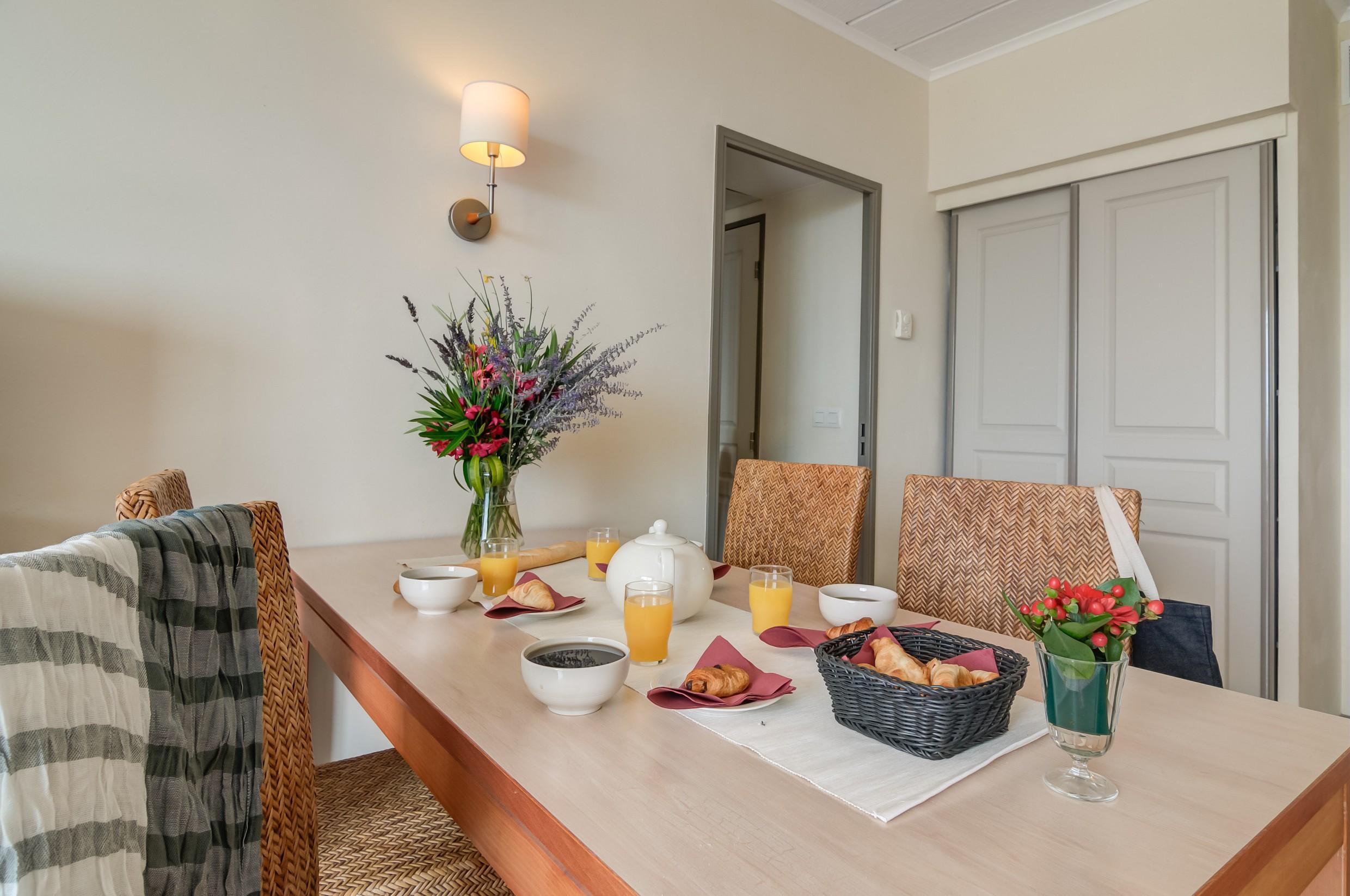 Sowell Hotels Ardeche Grospierres Bagian luar foto