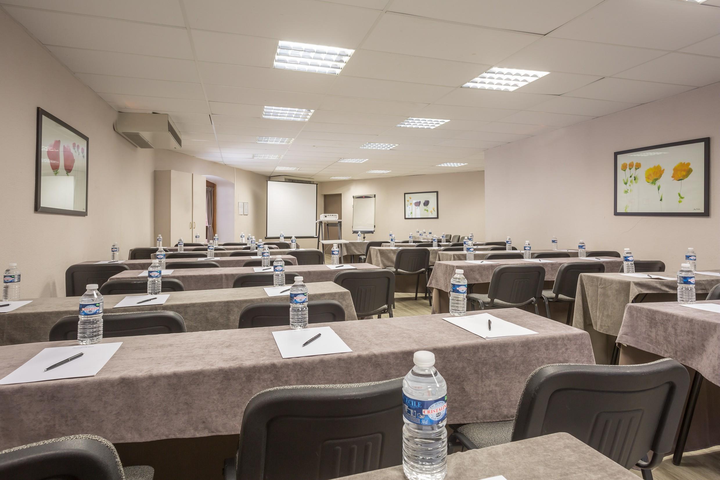Sowell Hotels Ardeche Grospierres Bagian luar foto