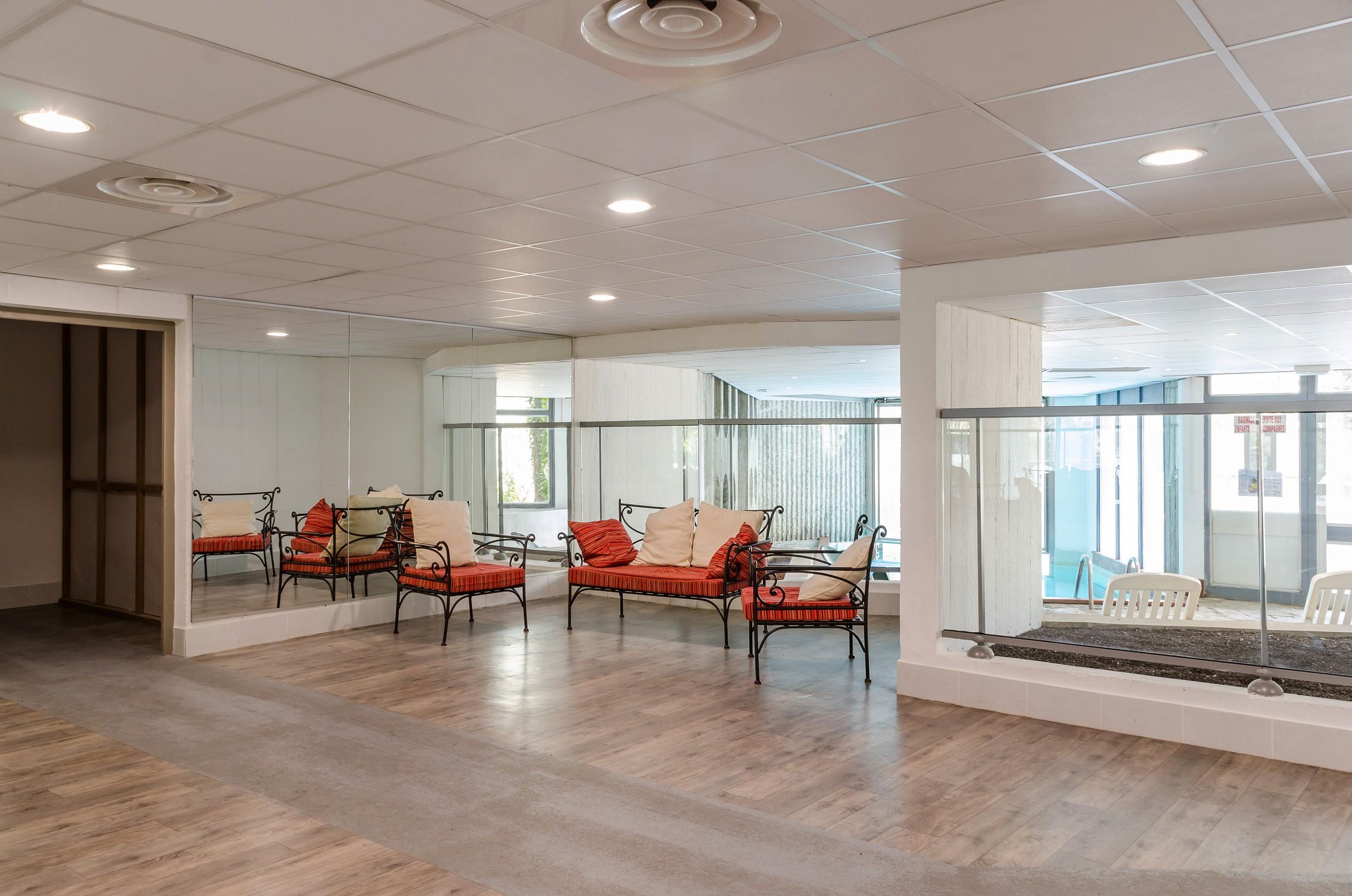 Sowell Hotels Ardeche Grospierres Bagian luar foto