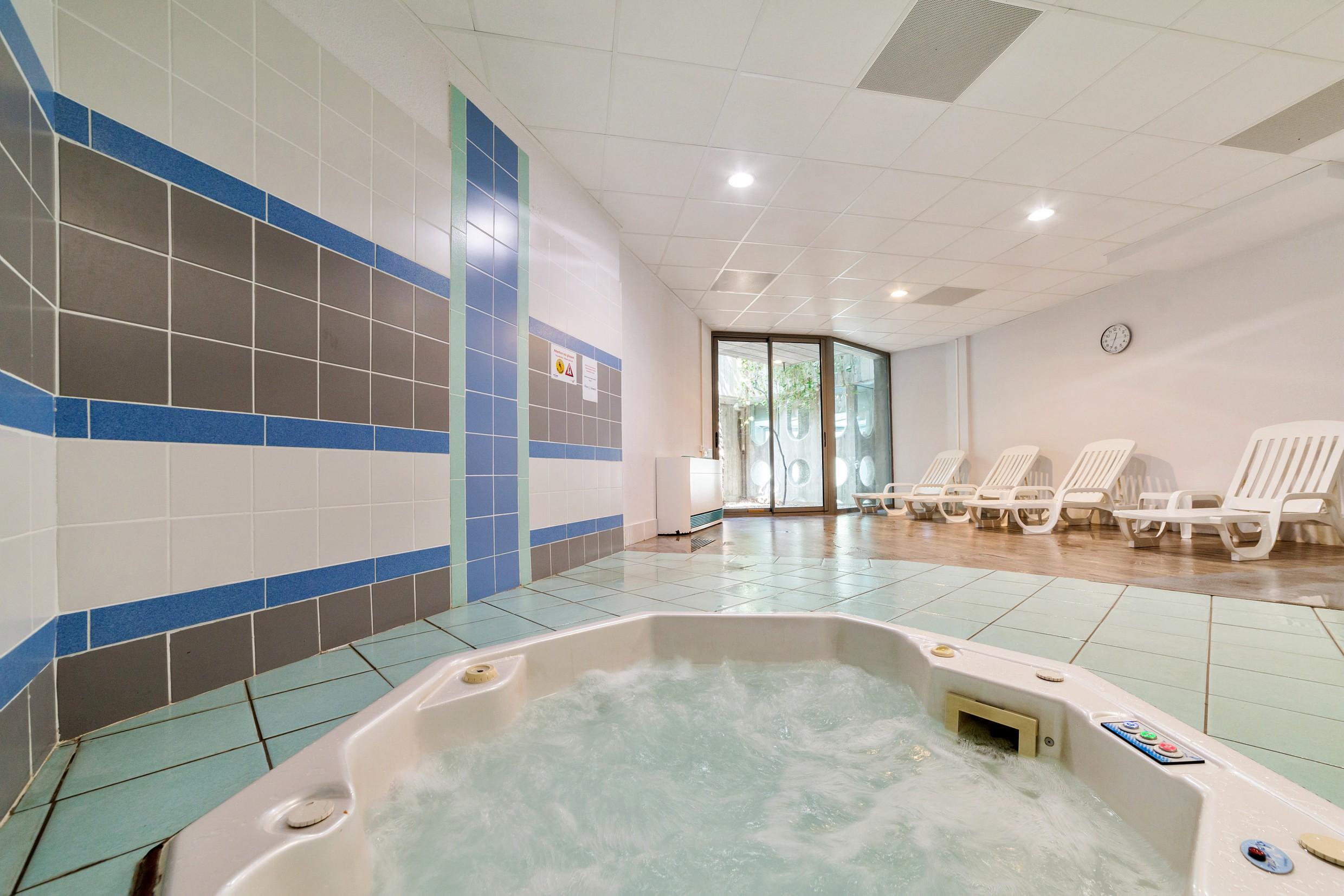 Sowell Hotels Ardeche Grospierres Bagian luar foto