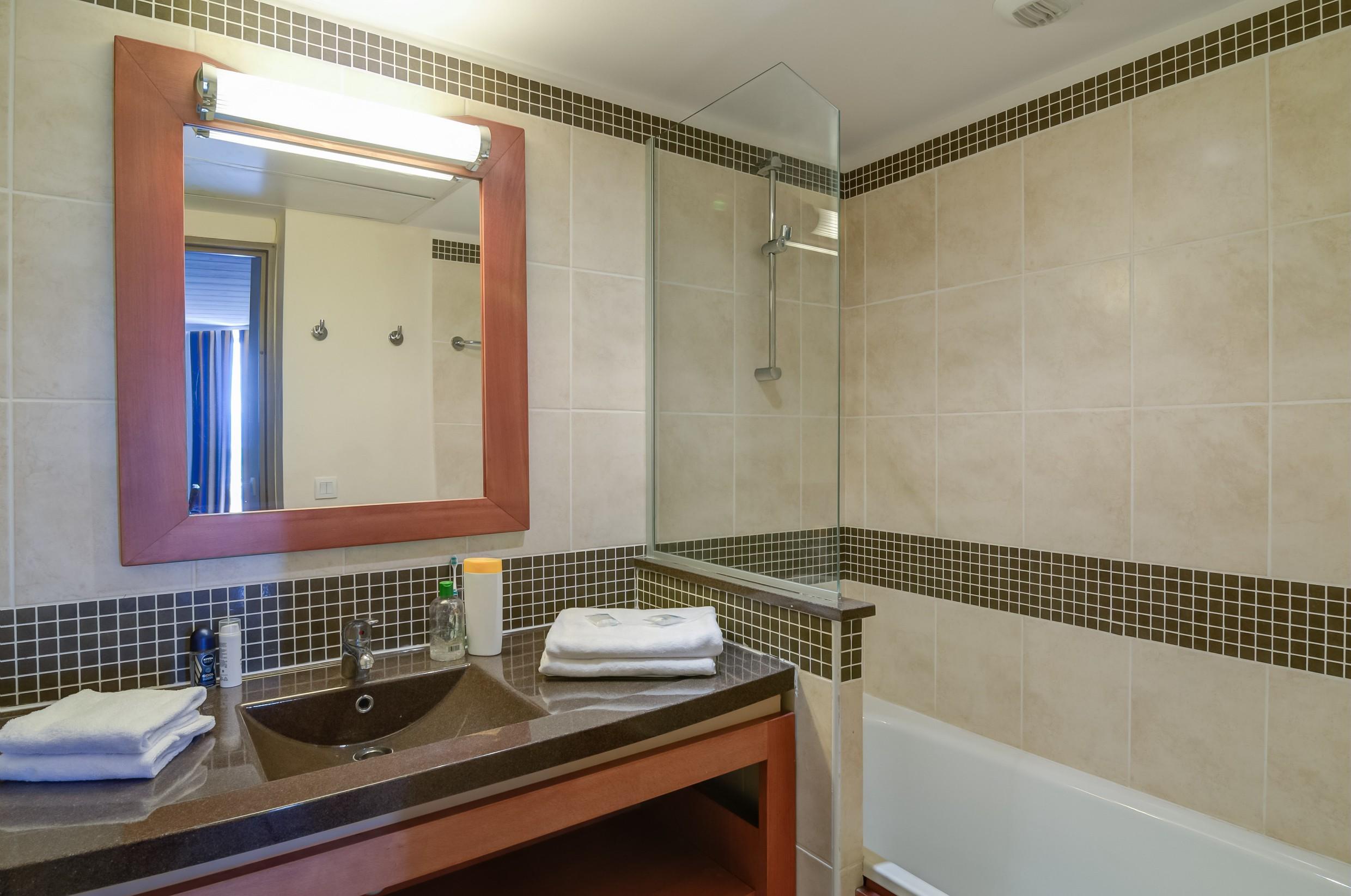 Sowell Hotels Ardeche Grospierres Bagian luar foto